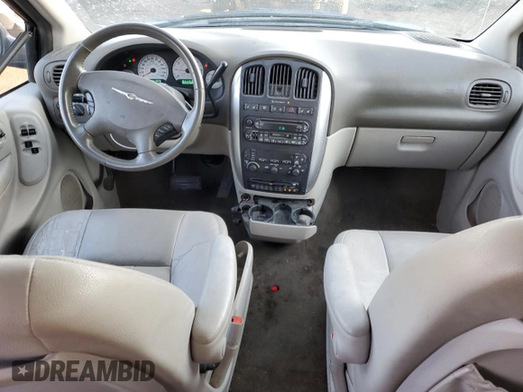 2007 Chrysler Town & Country LWB Touring with VIN 2A4GP54L97R273668, listed as a Copart auction lot 71061194 with 204,820 mi miles and Non Repairable. Bid and sale history available at carsss.com. Image 8.