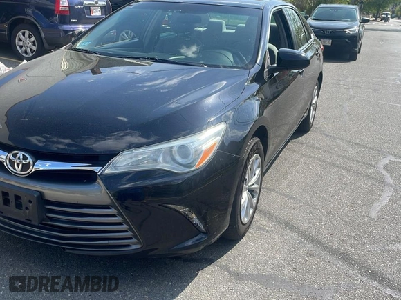 2016 Toyota Camry XLE with VIN 4T4BF1FK9GR57705, listed as a Copart auction lot 55900735 with 72,901 mi miles and Clean Title. Bid and sale history available at carsss.com. Image 2.