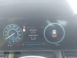 2024 Hyundai Elantra z VIN KMHLW4DK0RU020006, wystawiony jako IAAI lot #42395261 z przebiegiem 12 691 mil mil oraz . Historia ofert i sprzedaży dostępna na DreamBid. Obrazek 7.