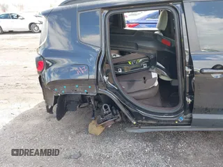 2015 Jeep Renegade Latitude with VIN ZACCJBBT0FPB73676, listed as a IAAI auction lot 42032879 with 121,953 mi miles. Bid and sale history available at carsss.com. Image 6.