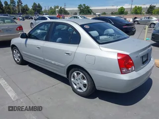 2004 Hyundai Elantra GLS z VIN KMHDN46D74U781436, wystawiony jako IAAI lot #42260519 z przebiegiem 132 943 mil mil oraz . Historia ofert i sprzedaży dostępna na DreamBid. Obrazek 3.
