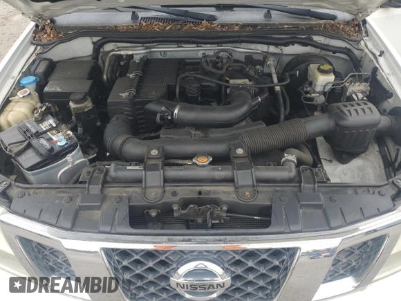 2014 Nissan Frontier S z VIN 1N6BD0CT5EN767305, wystawiony jako Copart lot #58422855 z przebiegiem 141 378 mil mil oraz Czysty tytuł • Clean title. Historia ofert i sprzedaży dostępna na DreamBid. Obrazek 11.