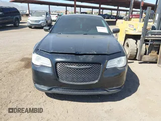 2016 Chrysler 300 C z VIN 2C3CCAEG7GH182032, wystawiony jako IAAI lot #42328679 z przebiegiem 135 422 mil mil oraz . Historia ofert i sprzedaży dostępna na DreamBid. Obrazek 12.