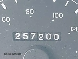 2000 Ford F-250 XL with VIN 1FTNW21F3YEC78232, listed as a IAAI auction lot 41811268 with 257,200 mi miles and . Bid and sale history available at DreamBid. Image 15.