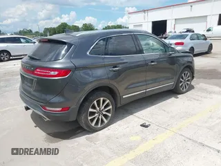 2019 Lincoln MKC Reserve z VIN 5LMCJ3C99KUL03532, wystawiony jako IAAI lot #42595874 z przebiegiem 80 875 mil mil oraz . Historia ofert i sprzedaży dostępna na DreamBid. Obrazek 4.