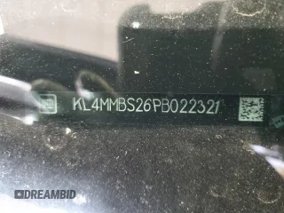 2023 Buick Encore GX Preferred с VIN KL4MMBS26PB022321, выставлен на аукционе Copart как лот 59041405 с пробегом 6 381 миль миль и Списание • Salvage title. История ставок и продаж доступна на DreamBid. Изображение 13.