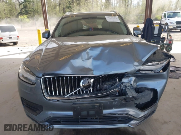 2020 Volvo XC90 Momentum with VIN YV4102PK1L1591863, listed as a IAAI auction lot 42034875 with 90,920 mi miles. Bid and sale history available at carsss.com. Image 13.