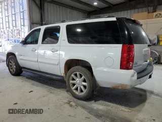 2007 GMC Yukon XL SLT with VIN 1GKFK16327J247671, listed as a Copart auction lot 48088245 with 201,157 mi miles and Salvage Title. Bid and sale history available at carsss.com. Image 2.