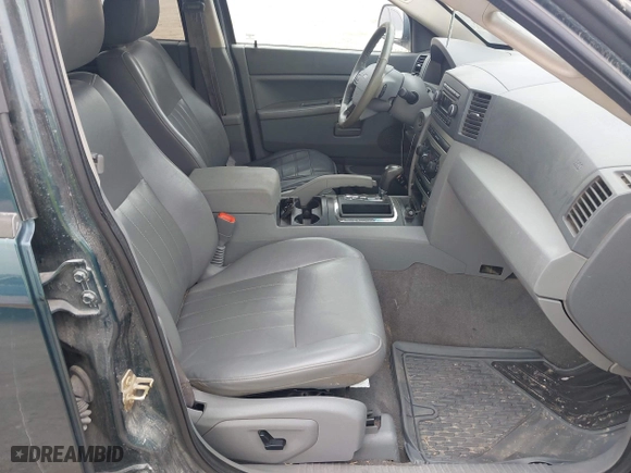 2006 Jeep Grand Cherokee Laredo with VIN 1J4GR48K96C172871, listed as a IAAI auction lot 41951673 with 170,978 mi miles. Bid and sale history available at carsss.com. Image 5.