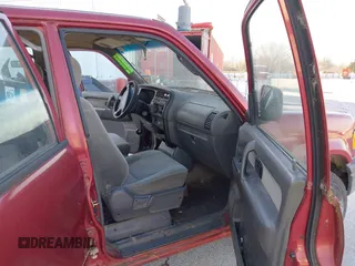 1995 Isuzu Trooper z VIN JACDJ58V2S7912245, wystawiony jako IAAI lot #41437362 z przebiegiem 237 321 mil mil oraz . Historia ofert i sprzedaży dostępna na DreamBid. Obrazek 5.