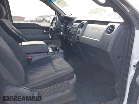 2014 Ford F-150 XL z VIN 1FTEW1CM8EKE54002, wystawiony jako IAAI lot #42599866 z przebiegiem 88 472 mil mil oraz . Historia ofert i sprzedaży dostępna na DreamBid. Obrazek 5.