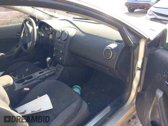 2006 Pontiac G6 GTP with VIN 1G2ZM151264260764, listed as a IAAI auction lot 41306033 with 168,394 mi miles. Bid and sale history available at carsss.com. Image 5.