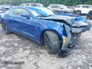 2022 Chevrolet Camaro 1LT z VIN 1G1FB1RX3N0101236, wystawiony jako IAAI lot #42252661 z przebiegiem 51 776 mil mil oraz . Historia ofert i sprzedaży dostępna na DreamBid. Obrazek 1.