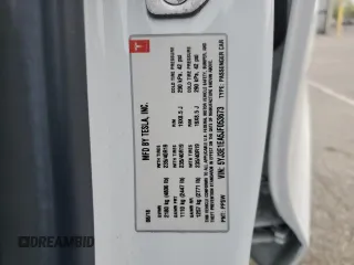 2018 Tesla Model 3 Long Range Battery z VIN 5YJ3E1EA5JF053673, wystawiony jako Copart lot #53091445 z przebiegiem 60 849 mil mil oraz Szkoda całkowita • Salvage title. Historia ofert i sprzedaży dostępna na DreamBid. Obrazek 13.