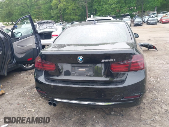 2013 BMW 3 Series 328i z VIN WBA3A5G54DNP20416, wystawiony jako IAAI lot #42092526 z przebiegiem 136 545 mil mil oraz . Historia ofert i sprzedaży dostępna na DreamBid. Obrazek 17.