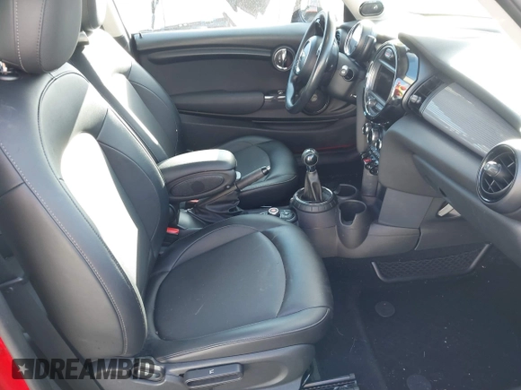 2016 MINI Hardtop with VIN WMWXP5C59G3B15378, listed as a IAAI auction lot 41788202 with 57,873 mi miles and . Bid and sale history available at DreamBid. Image 5.
