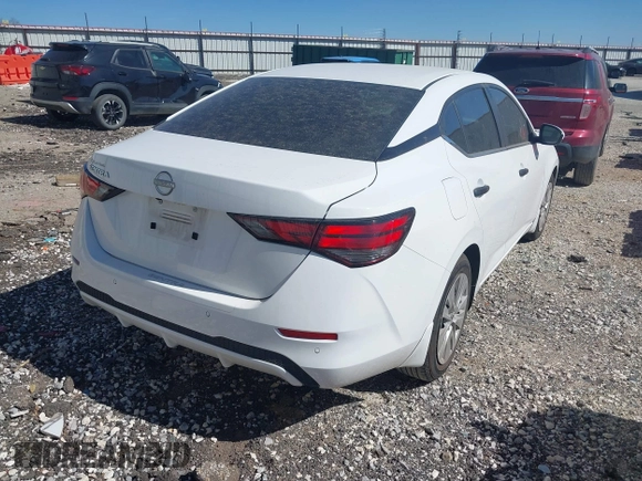 2024 Nissan Sentra S z VIN 3N1AB8BV4RY249039, wystawiony jako IAAI lot #41792114 z przebiegiem 37 413 mil mil oraz . Historia ofert i sprzedaży dostępna na DreamBid. Obrazek 4.