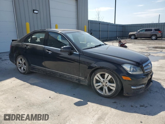 2012 Mercedes-Benz C 300 Sport z VIN WDDGF8BB4CA701042, wystawiony jako Copart lot #56506425 z przebiegiem 153 822 mil mil oraz Szkoda całkowita • Salvage title. Historia ofert i sprzedaży dostępna na DreamBid. Obrazek 4.