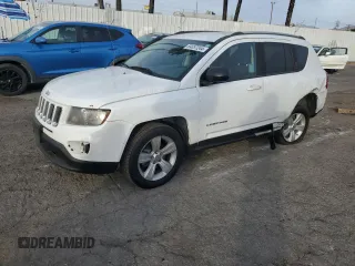 2016 Jeep Compass Sport SE z VIN 1C4NJCBA9GD641774, wystawiony jako Copart lot #84057244 z przebiegiem 130 755 mil mil oraz Szkoda całkowita • Salvage title. Historia ofert i sprzedaży dostępna na DreamBid. Obrazek 1.