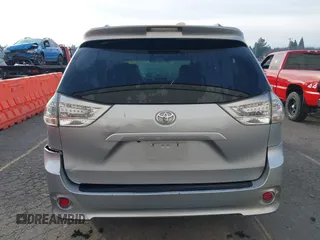 2011 Toyota Sienna SE with VIN 5TDXK3DC4BS070311, listed as a IAAI auction lot 41379741 with 138,589 mi miles. Bid and sale history available at carsss.com. Image 16.