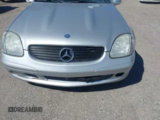 2001 Mercedes-Benz SLK-Class with VIN WDBKK65F71F210921, listed as a IAAI auction lot 41718596 with 94,332 mi miles. Bid and sale history available at carsss.com. Image 6.