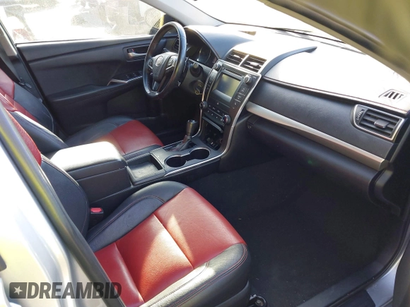 2015 Toyota Camry XLE with VIN 4T1BF1FK8FU106585, listed as a IAAI auction lot 41696231 with 149,390 mi miles. Bid and sale history available at carsss.com. Image 5.