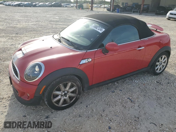 2013 MINI Roadster S z VIN WMWSY3C56DT593875, wystawiony jako Copart lot #74982124 z przebiegiem 64 622 mil mil oraz Szkody całkowita. Historia ofert i sprzedaży dostępna na DreamBid. Obrazek 1.