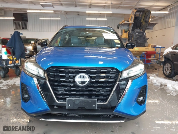 2022 Nissan Kicks SR with VIN 3N1CP5DV2NL499893, listed as a IAAI auction lot 41203699 with 18,665 mi miles. Bid and sale history available at carsss.com. Image 12.