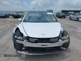 2023 Tesla Model 3 z VIN 5YJ3E1EA8PF384806, wystawiony jako IAAI lot #42526063 z przebiegiem 95 389 mil mil oraz . Historia ofert i sprzedaży dostępna na DreamBid. Obrazek 12.