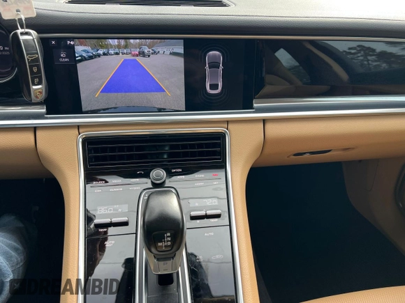 2020 Porsche Panamera 4 E-Hybrid z VIN WP0AE2A7XLL130979, wystawiony jako Copart lot #49586665 z przebiegiem 109 691 mil mil oraz Czysty tytuł • Clean title. Historia ofert i sprzedaży dostępna na DreamBid. Obrazek 10.