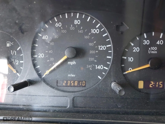 2002 Mercedes-Benz M-Class with VIN 4JGAB54E32A360356, listed as a IAAI auction lot 40540769 with 235,810 mi miles. Bid and sale history available at carsss.com. Image 7.