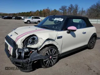 2022 MINI Convertible Cooper S z VIN WMW43DL01N3N51794, wystawiony jako Copart lot #53075045 z przebiegiem 43 811 mil mil oraz Szkody całkowita. Historia ofert i sprzedaży dostępna na DreamBid. Obrazek 1.