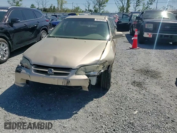 2000 Honda Accord LX z VIN JHMCG5646YC033318, wystawiony jako Copart lot #48492595 z przebiegiem 192 554 mil mil oraz Szkoda całkowita • Salvage title. Historia ofert i sprzedaży dostępna na DreamBid. Obrazek 10.