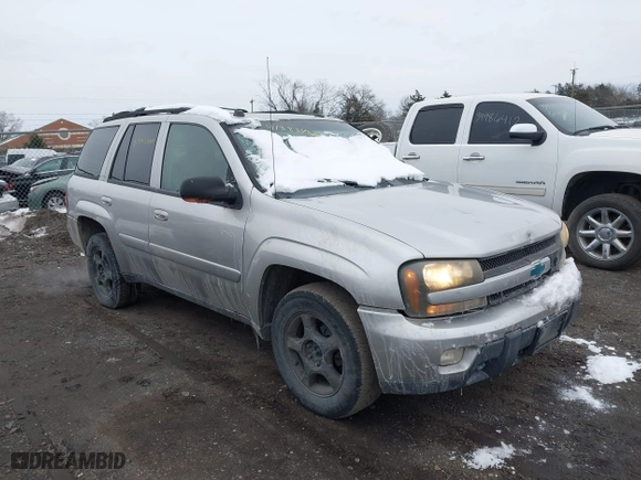 2005 Chevrolet TrailBlazer LT with VIN 1GNDT13S252382322, listed as a IAAI auction lot 41383480 with 220,266 mi miles. Bid and sale history available at carsss.com. Image 1.