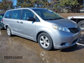 2017 Toyota Sienna L with VIN 5TDZZ3DC2HS823864, listed as a IAAI auction lot 41640613 with 194,318 mi miles. Bid and sale history available at carsss.com. Image 1.