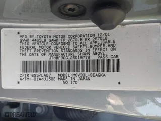 2002 Lexus ES 300 with VIN JTHBF30G125019778, listed as a IAAI auction lot 41780199 with 204,065 mi miles. Bid and sale history available at carsss.com. Image 9.