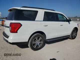 2023 Ford Expedition XLT with VIN 1FMJU1H81PEA51931, listed as a Copart auction lot 44522765 with 19,863 mi miles and Salvage Title. Bid and sale history available at carsss.com. Image 3.