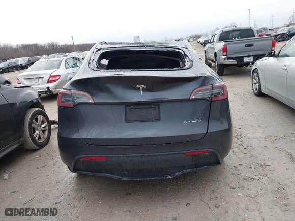 2024 Tesla Model Y Long Range with VIN 7SAYGDEE9RA288125, listed as a IAAI auction lot 41185266 with NaN miles. Bid and sale history available at carsss.com. Image 16.