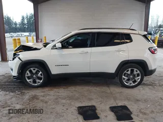 2019 Jeep Compass Limited with VIN 3C4NJCCB4KT675857, listed as a IAAI auction lot 41533156 with 59,832 mi miles. Bid and sale history available at carsss.com. Image 14.