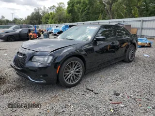 2018 Chrysler 300 Touring z VIN 2C3CCAAG3JH340671, wystawiony jako Copart lot #55874595 z przebiegiem 134 219 mil mil oraz Szkoda całkowita • Salvage title. Historia ofert i sprzedaży dostępna na DreamBid. Obrazek 1.