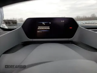 2023 Toyota bZ4X XLE z VIN JTMABACA1PA037703, wystawiony jako Copart lot #39743144 z przebiegiem 1 801 mil mil oraz . Historia ofert i sprzedaży dostępna na DreamBid. Obrazek 9.