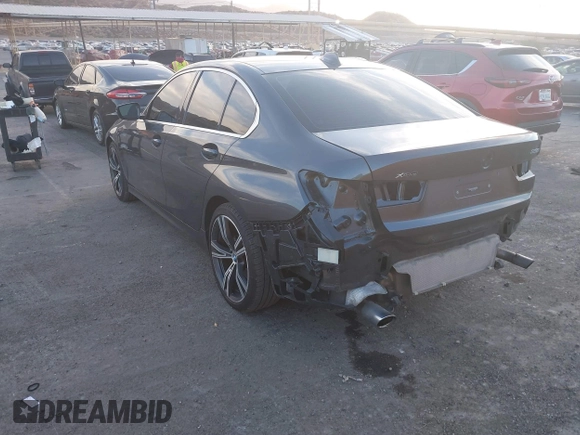 2019 BMW 3 Series 330i xDrive with VIN WBA5R7C58KAJ81967, listed as a IAAI auction lot 41093104 with 46,445 mi miles. Bid and sale history available at carsss.com. Image 3.