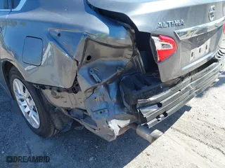 2016 Nissan Altima 2.5 SL with VIN 1N4AL3AP0GC233870, listed as a IAAI auction lot 41788703 with 146,453 mi miles. Bid and sale history available at carsss.com. Image 6.