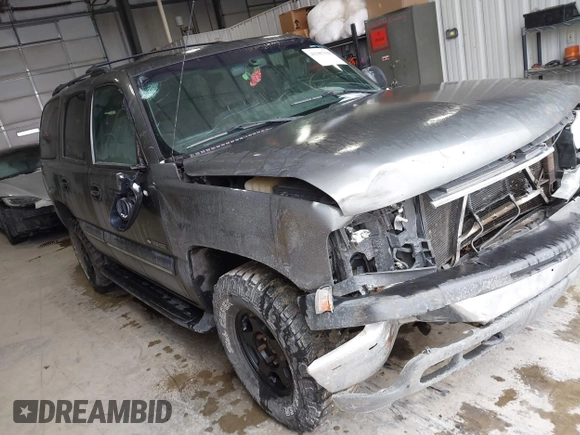 2001 Chevrolet Tahoe LS with VIN 1GNEK13T31R114154, listed as a IAAI auction lot 41387339 with 204,353 mi miles. Bid and sale history available at carsss.com. Image 1.
