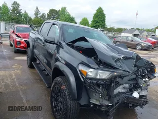 2024 Chevrolet Colorado 4WD Trail Boss z VIN 1GCPTEEK1R1247113, wystawiony jako IAAI lot #42099125 z przebiegiem Nie podano mil oraz . Historia ofert i sprzedaży dostępna na DreamBid. Obrazek 1.
