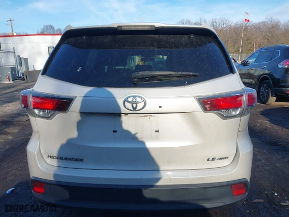 2015 Toyota Highlander LE with VIN 5TDBKRFH7FS194276, listed as a IAAI auction lot 41617493 with 134,342 mi miles. Bid and sale history available at carsss.com. Image 16.