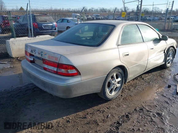 2001 Lexus ES 300 with VIN JT8BF28G715110860, listed as a IAAI auction lot 41445613 with 109,754 mi miles and . Bid and sale history available at DreamBid. Image 4.