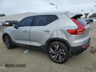 2023 Volvo XC40 Ultimate Bright Theme с VIN YV4L12UA5P2939455, выставлен на аукционе Copart как лот 41344855 с пробегом 18 949 миль миль и Списание • Salvage title. История ставок и продаж доступна на DreamBid. Изображение 2.