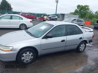 2000 Honda Accord DX z VIN 1HGCF8643YA095133, wystawiony jako IAAI lot #42377541 z przebiegiem 137 515 mil mil oraz . Historia ofert i sprzedaży dostępna na DreamBid. Obrazek 15.