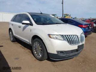 2011 Lincoln MKX with VIN 2LMDJ8JK5BBJ18060, listed as a IAAI auction lot 41932535 with NaN miles. Bid and sale history available at carsss.com. Image 1.